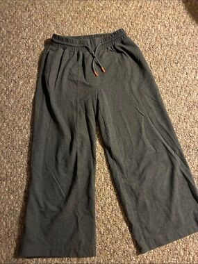 Richer Poorer Wide-Leg Sweat Pants in Charcoal